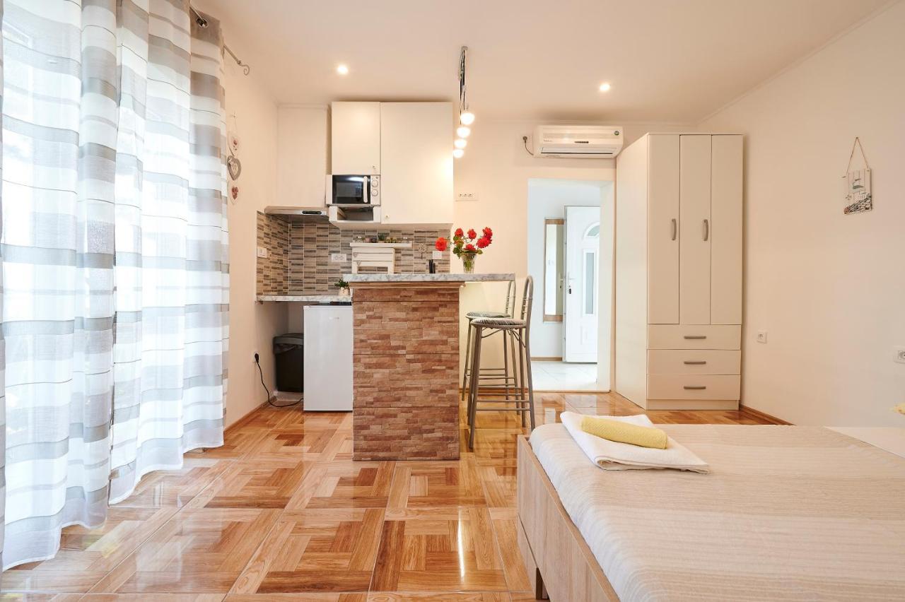 Apartments Lucija Trogir Exterior photo