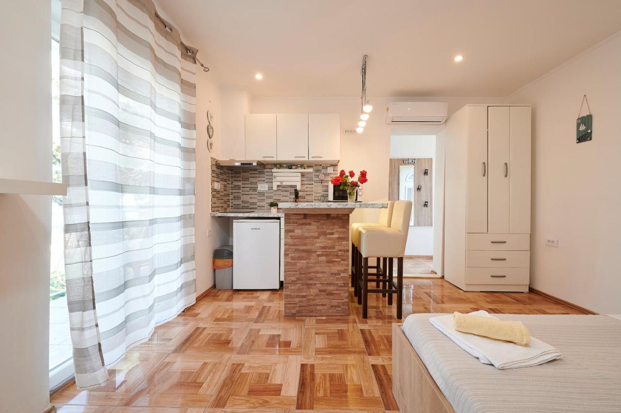 Apartments Lucija Trogir Exterior photo